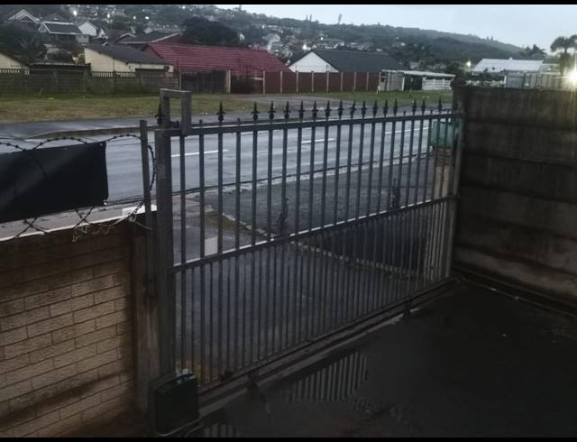 225M² BUSINESS FOR SALE IN BLUFF